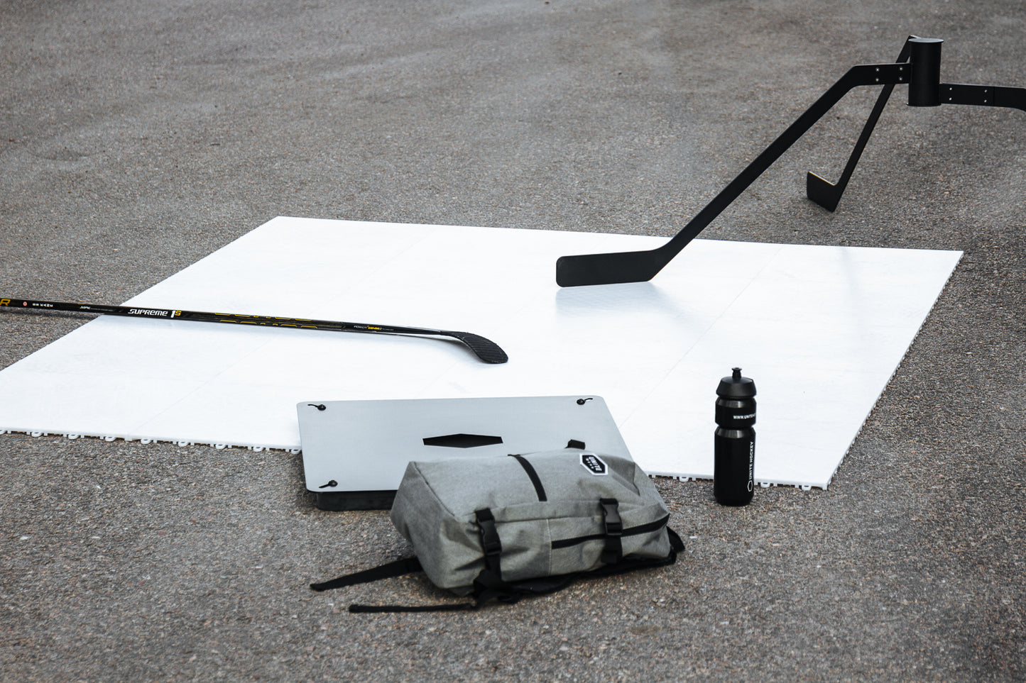 Potent Skate Tiles – Skatable modular Synthetic ice for hockey training - (2,1 - 21 m²)